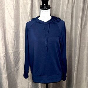 Eddie Bauer relaxed fit Crewneck Sweatshirt. Medium the sleeves are very narrow